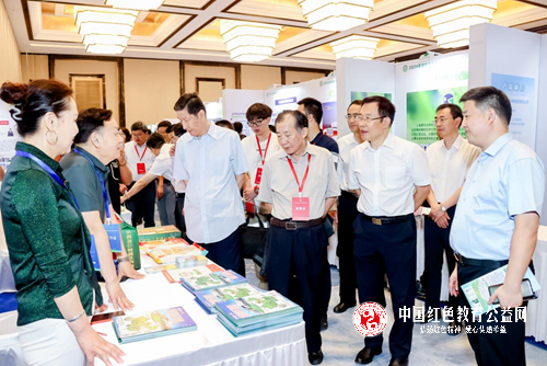 “中国绿色食品协会2024绿色农业生产资料博览会在南京隆重开幕”