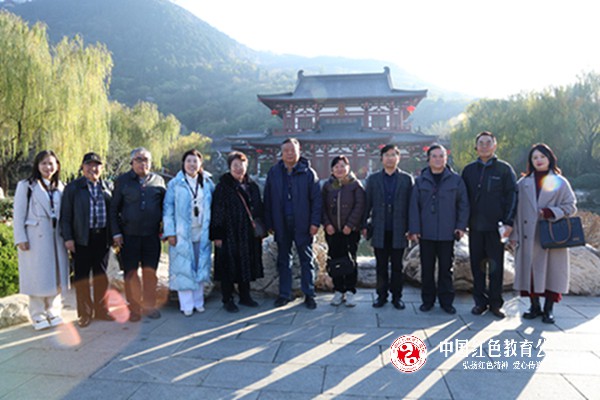 陕西三秦文化研究会会长张社年一行到华清宫调研 陕西三秦文化研究会会长张社年一行到华清宫调研