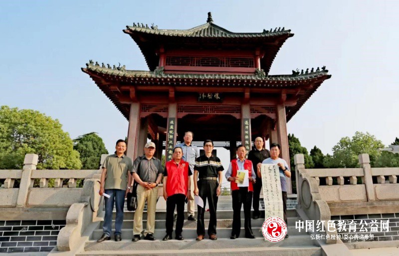 缅怀抗日英雄  赓续经色血脉 ——枣庄市税务局机关老干部第一党支部开展《纪念抗日英雄赵中全》活动