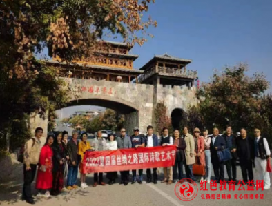 “北塔新版中英文诗集《贯穿我的河》西安”